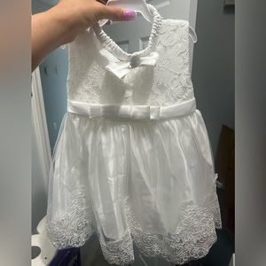 Beautiful white lace dress size 18mo